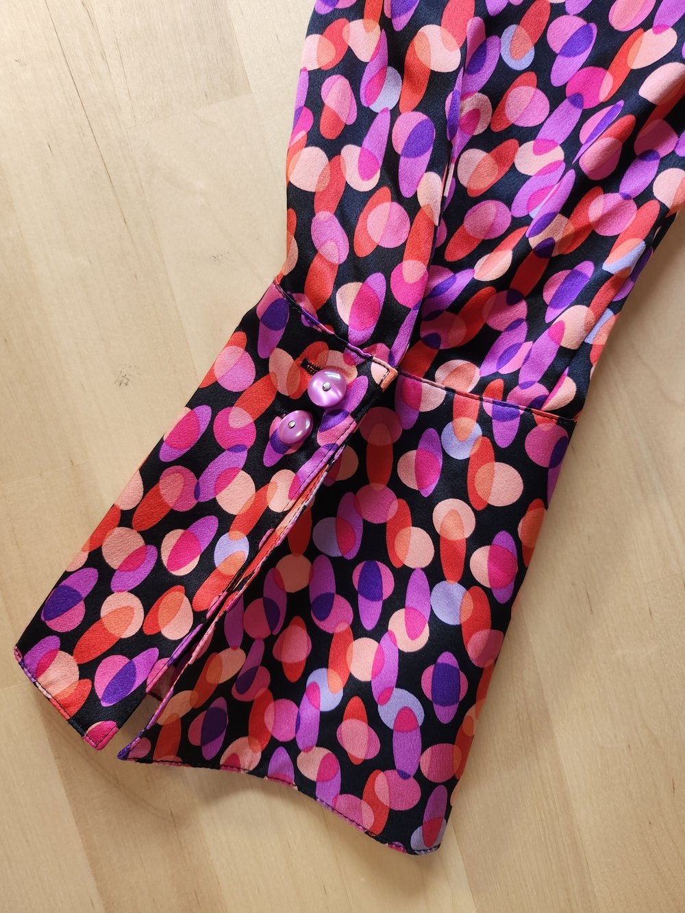 100% Silk Y2K Flared Cuff Disco Blouse - Picture 6 of 11